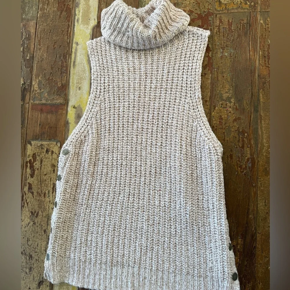 Free People Valentina Cowl Turtle Neck Sleeveless Chunky Knit Sweater | Small